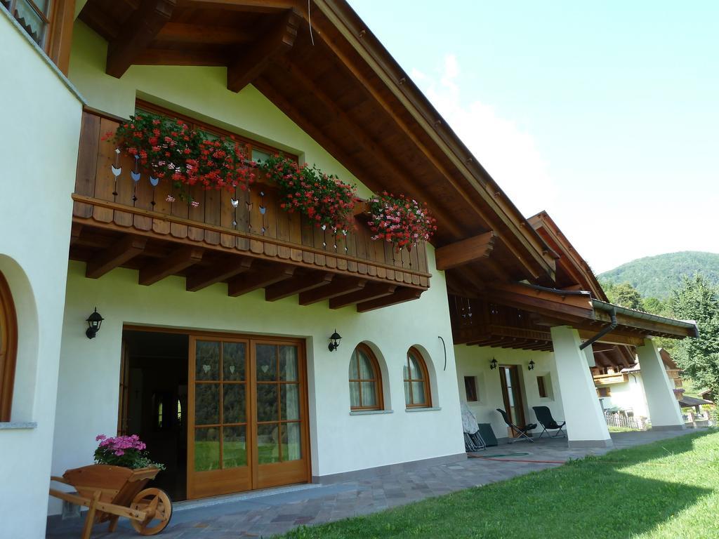 Agritur Cornasest Bed & Breakfast Breguzzo Екстериор снимка